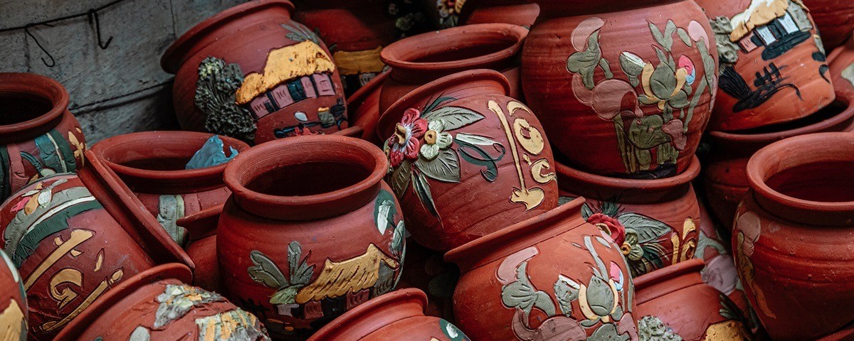 Gốm sứ Bát Tràng truyền thống của Việt Nam.