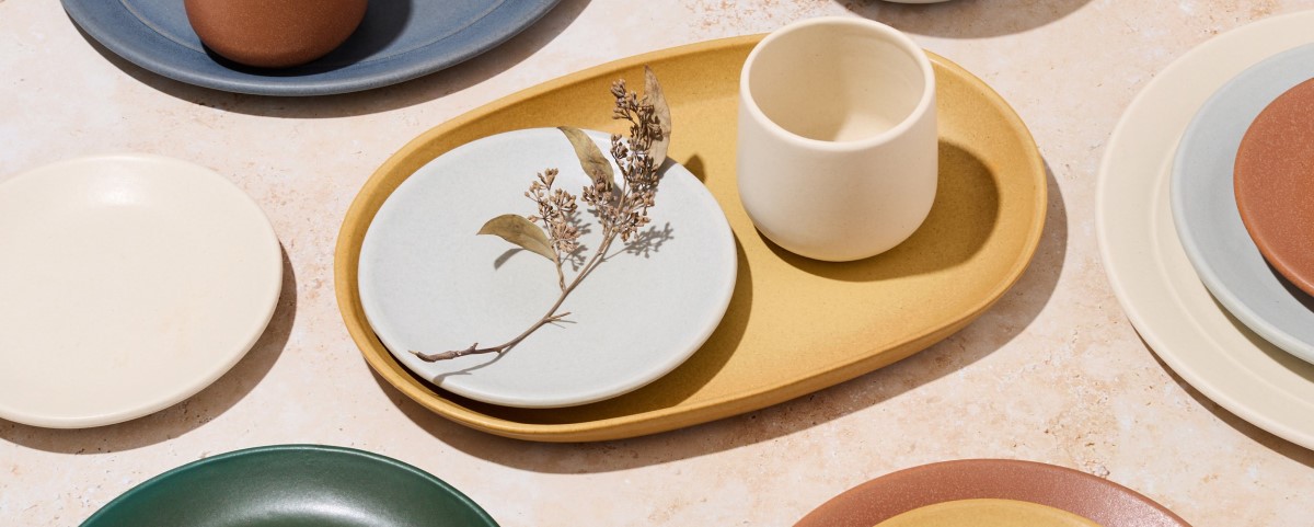 Bộ gốm sứ theo phong cách tối giản hiện đại.