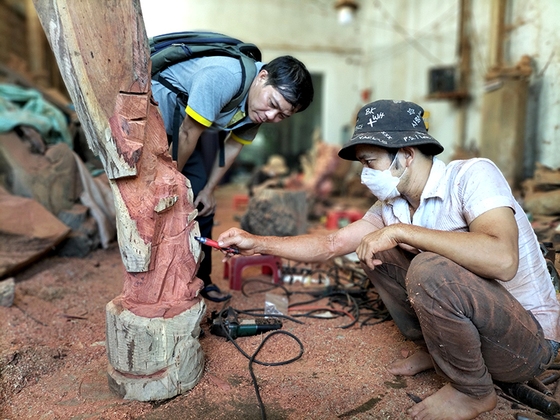 Làng tiện gỗ mĩ nghệ Nhơn Hậu