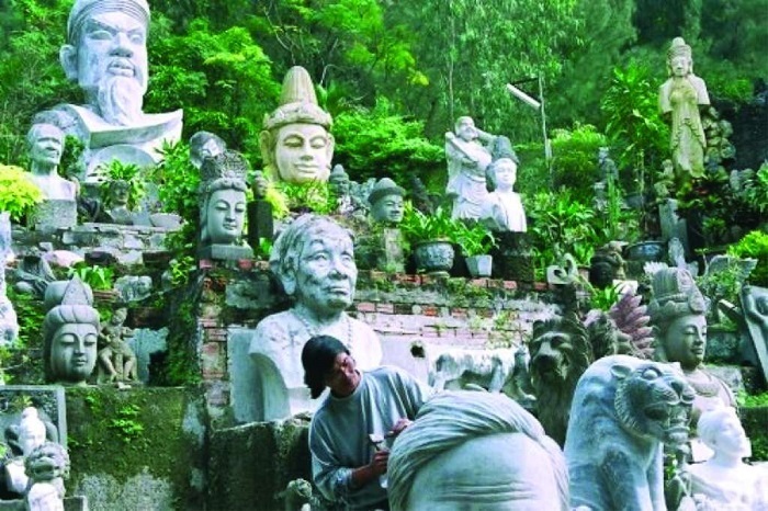 Làng chạm khắc đá Non Nước