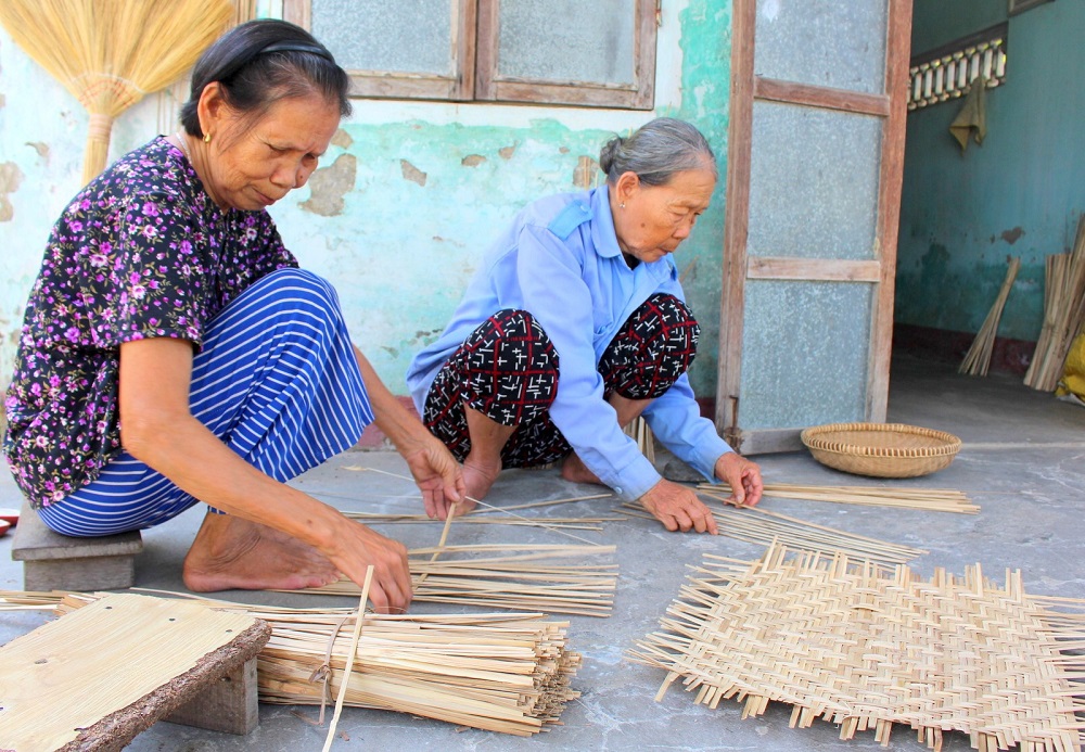 Làng đan lát Yến Nê