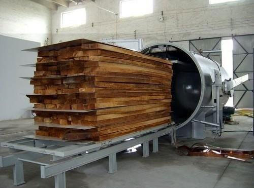Việc sấy gỗ hiện nay chủ yếu được thực hiện bằng phương thức sấy gỗ công nghiệp trong các lò sấy. (Ảnh từ Internet)